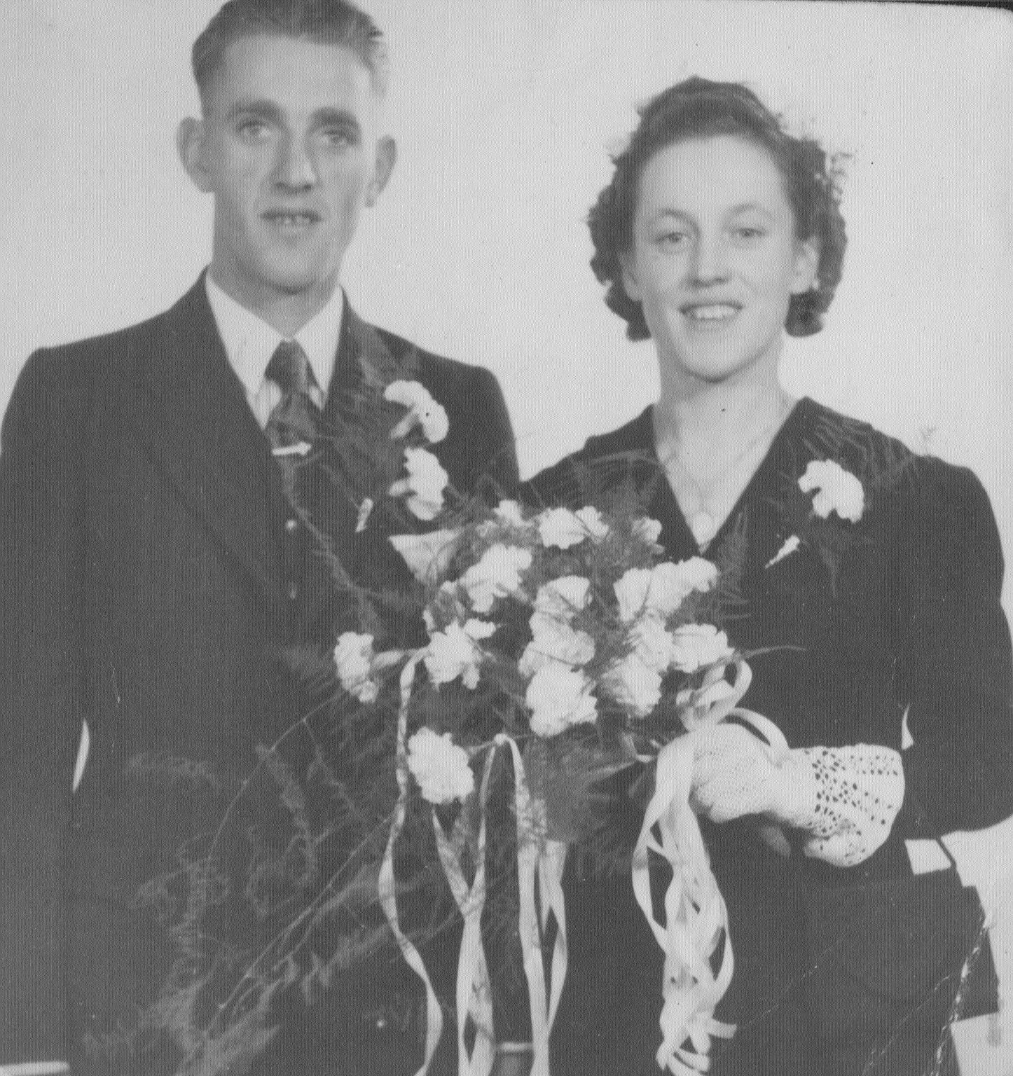 trouwfoto pa en ma.JPG (22249 bytes)