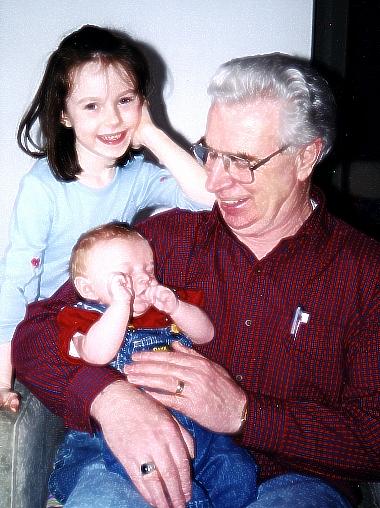 Hank+grandkids.jpg (46895 bytes)